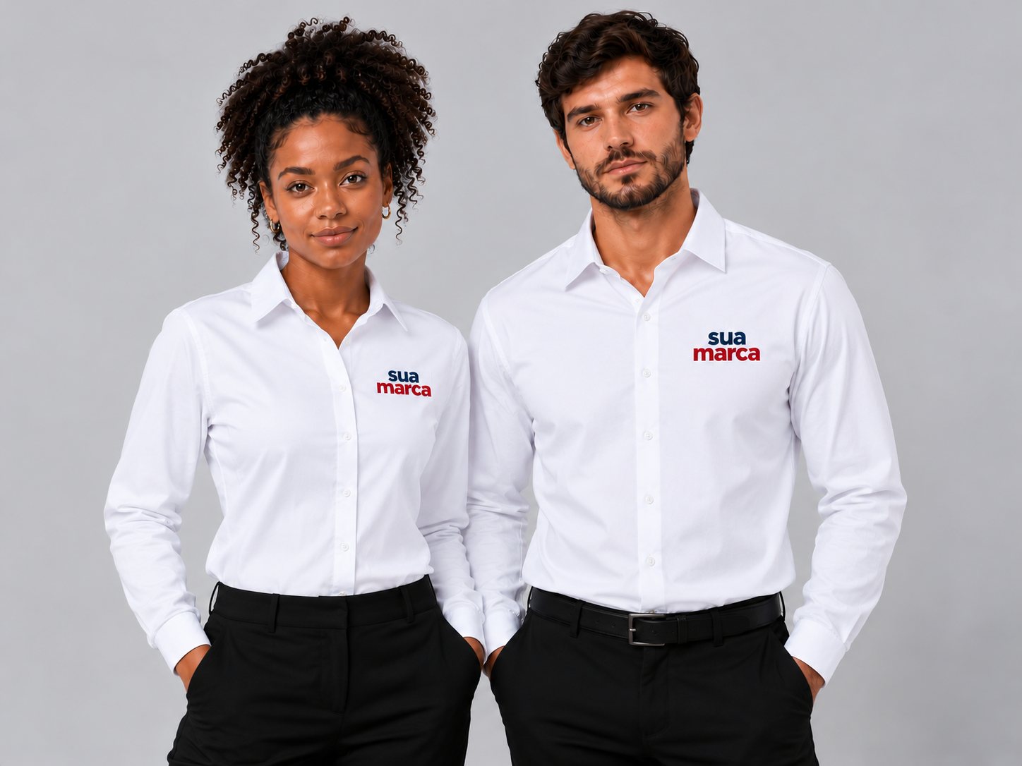 Camisa social com logo bordada